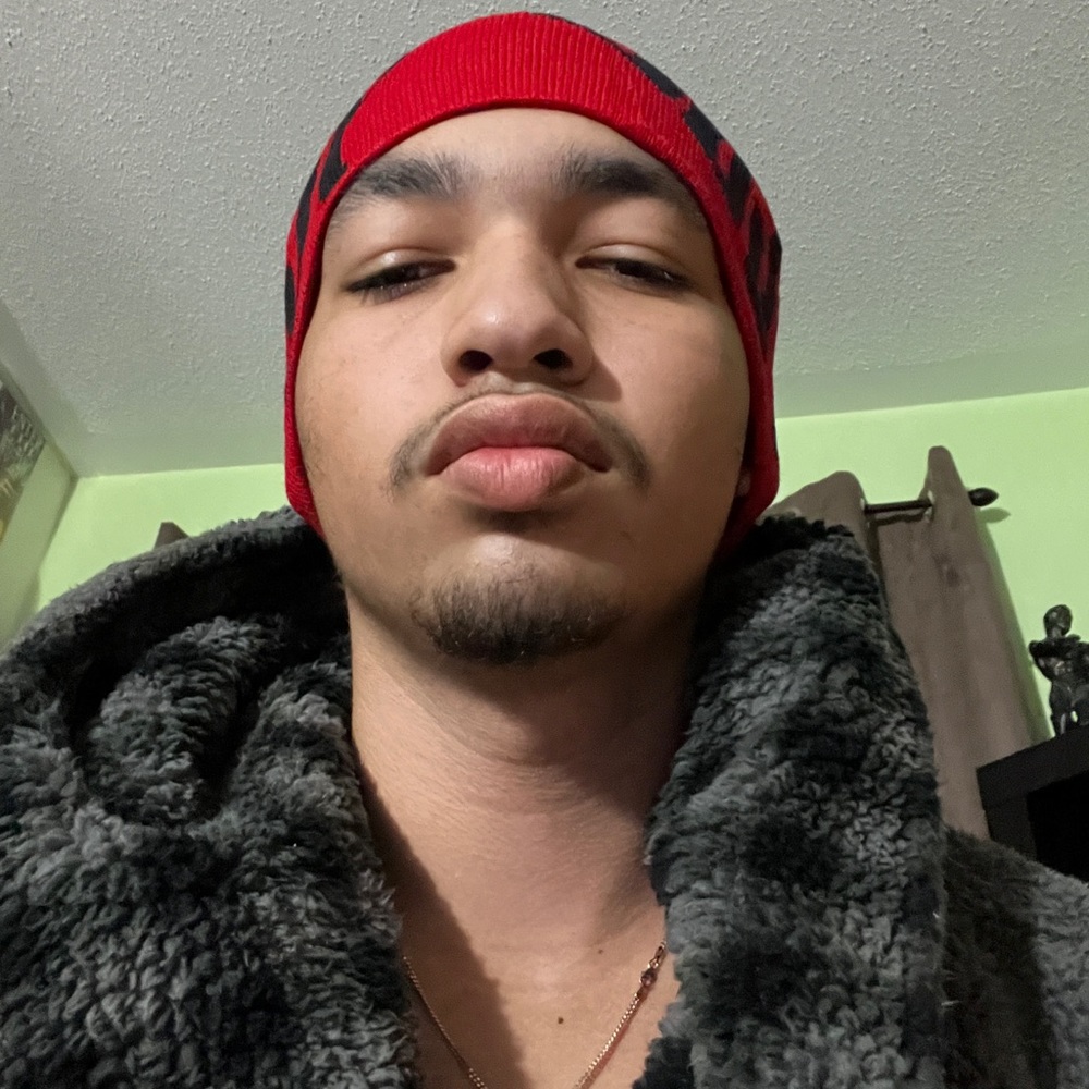 Meet your Posher, Avery